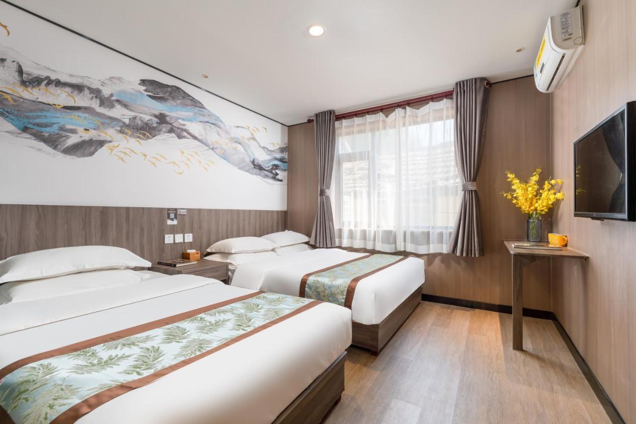 East Sacred Hotel ᴸᴱo---Foreign Accept---Tourism Service English-Speaking 丨 Near Tiananmen Forbidden City丨very Close To Metro Zhangzizhong And Beixinqiao 丨european Foot Ball English丨free Advance Tickets And Laundry Drying Service Coffee Snacks Pekín Exterior foto