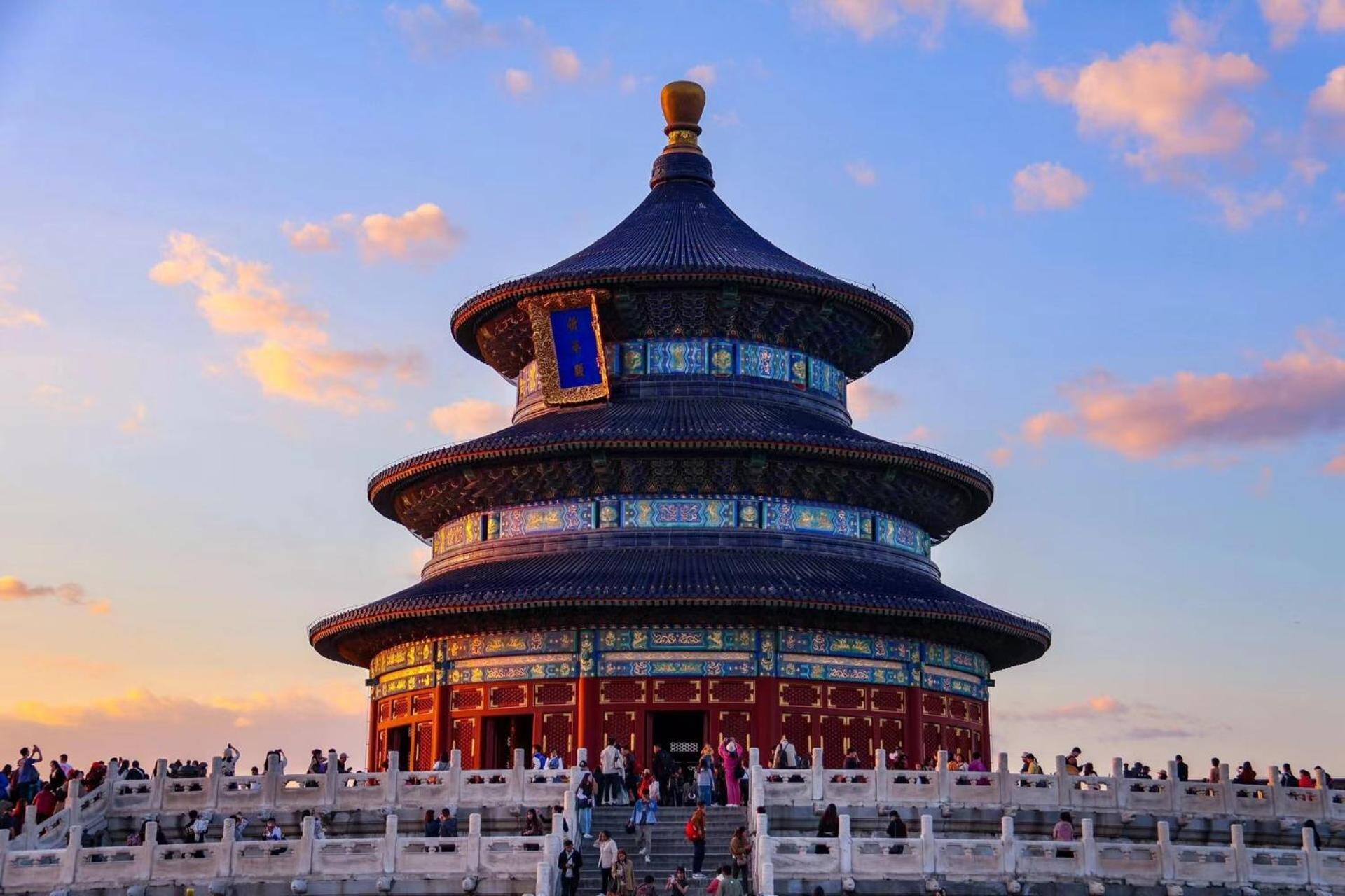East Sacred Hotel ᴸᴱo---Foreign Accept---Tourism Service English-Speaking 丨 Near Tiananmen Forbidden City丨very Close To Metro Zhangzizhong And Beixinqiao 丨european Foot Ball English丨free Advance Tickets And Laundry Drying Service Coffee Snacks Pekín Exterior foto