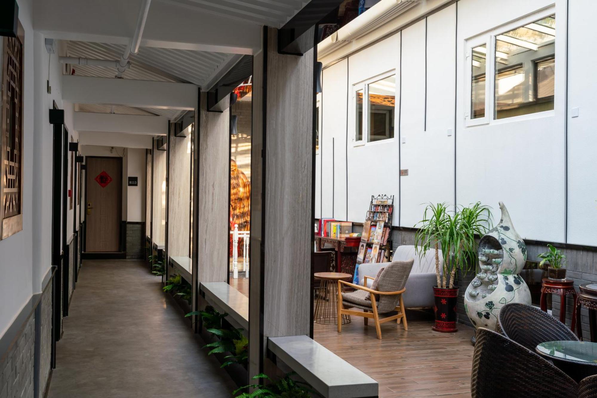 East Sacred Hotel ᴸᴱo---Foreign Accept---Tourism Service English-Speaking 丨 Near Tiananmen Forbidden City丨very Close To Metro Zhangzizhong And Beixinqiao 丨european Foot Ball English丨free Advance Tickets And Laundry Drying Service Coffee Snacks Pekín Exterior foto