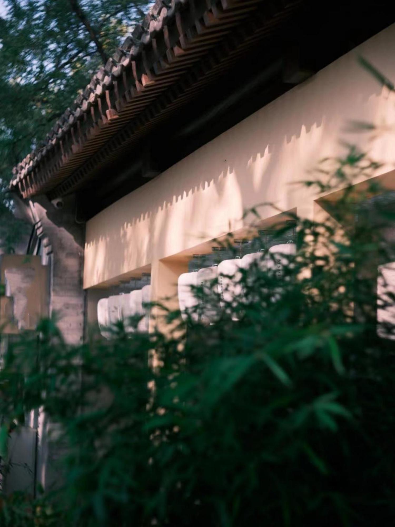 East Sacred Hotel ᴸᴱo---Foreign Accept---Tourism Service English-Speaking 丨 Near Tiananmen Forbidden City丨very Close To Metro Zhangzizhong And Beixinqiao 丨european Foot Ball English丨free Advance Tickets And Laundry Drying Service Coffee Snacks Pekín Exterior foto