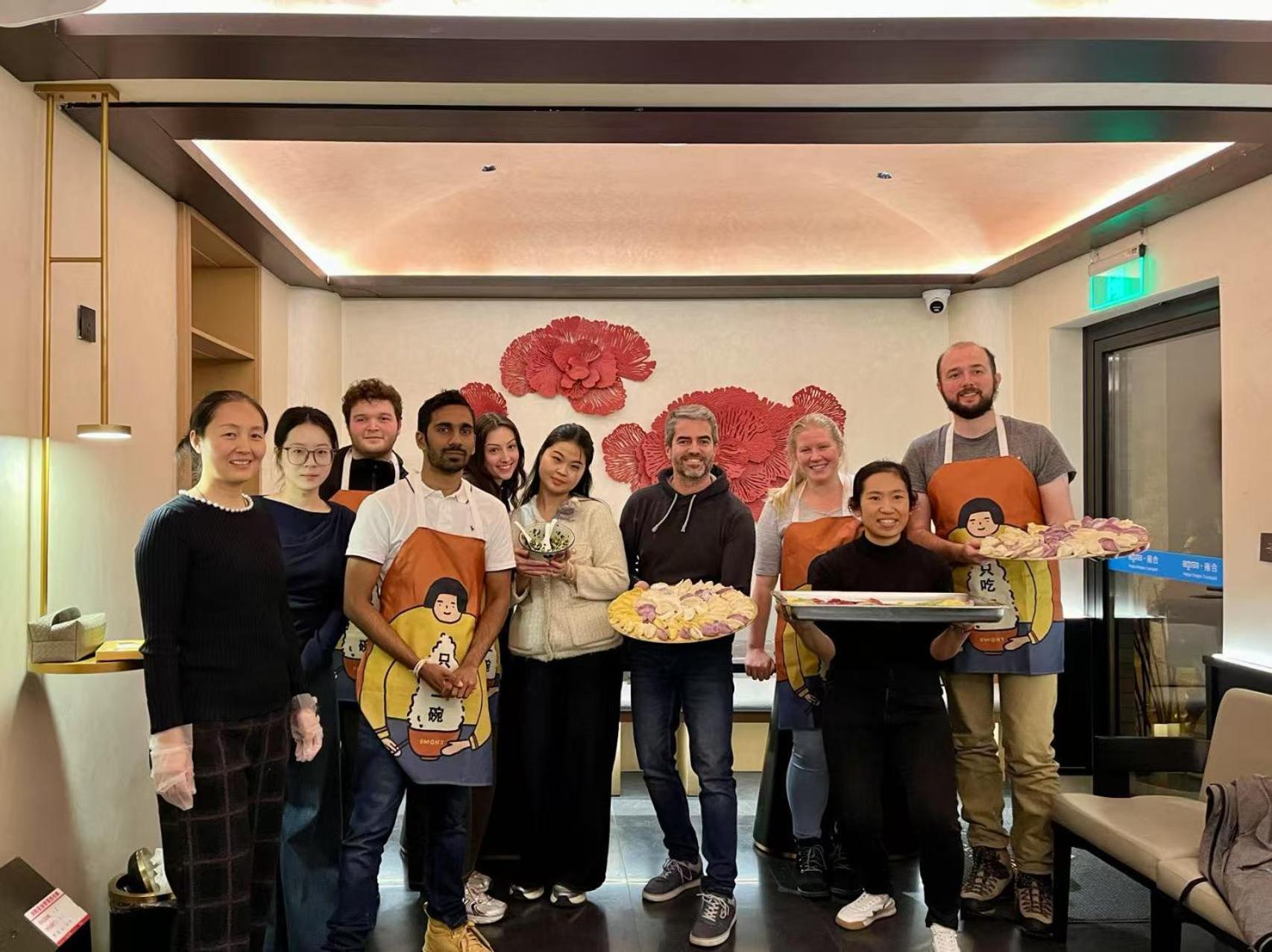 East Sacred Hotel ᴸᴱo---Foreign Accept---Tourism Service English-Speaking 丨 Near Tiananmen Forbidden City丨very Close To Metro Zhangzizhong And Beixinqiao 丨european Foot Ball English丨free Advance Tickets And Laundry Drying Service Coffee Snacks Pekín Exterior foto