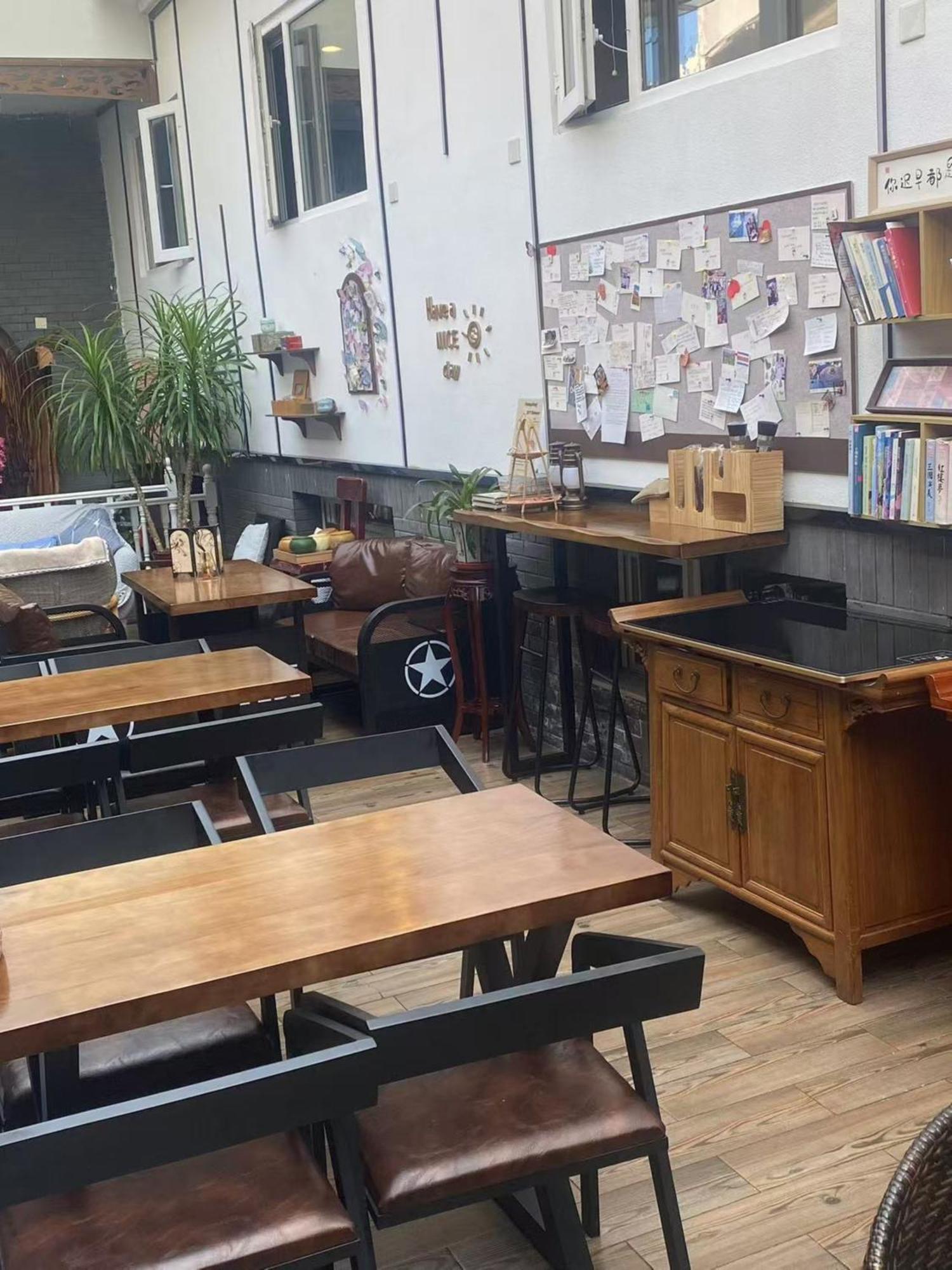 East Sacred Hotel ᴸᴱo---Foreign Accept---Tourism Service English-Speaking 丨 Near Tiananmen Forbidden City丨very Close To Metro Zhangzizhong And Beixinqiao 丨european Foot Ball English丨free Advance Tickets And Laundry Drying Service Coffee Snacks Pekín Exterior foto